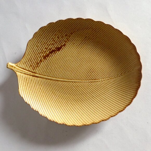 JAPAN JAPANESE 6.25” HANDCRAFTED PORCELAIN YELLOW LEAF DISH PLATE (NEW) - Picture 3 of 8